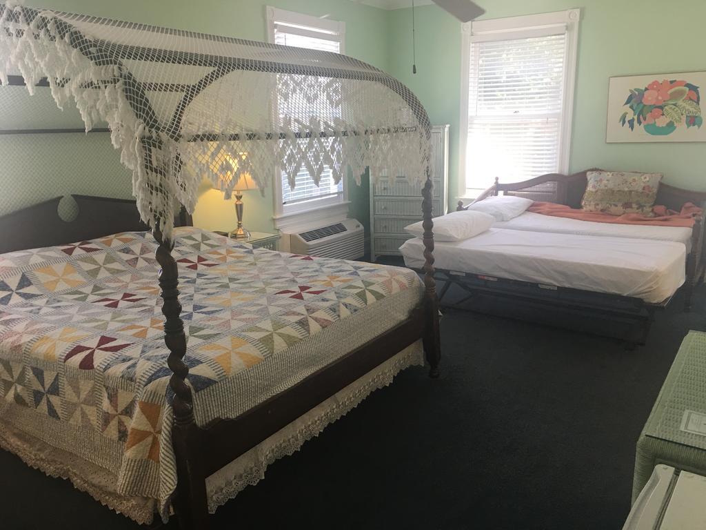 Amsterdam'S Curry Mansion Inn Key West Exterior photo